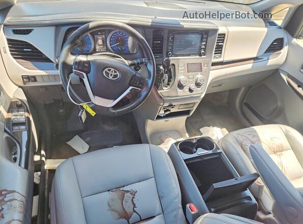 5TDYZ3DC8JS928331 2018 TOYOTA SIENNA Blue Vista del salpicadero