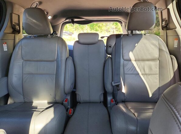 5TDYZ3DC8JS943671 2018 TOYOTA SIENNA Серый Вид задних сидений