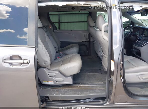 5TDYZ3DC8KS017658 2019 TOYOTA SIENNA Gray Widok naklejki z numerem VIN