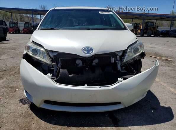 5TDYZ3DC9HS898783 2017 TOYOTA SIENNA White Widok z przodu