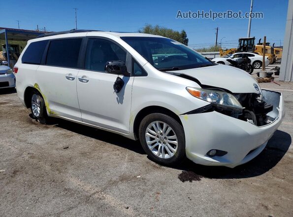 5TDYZ3DC9HS898783 2017 TOYOTA SIENNA White Przód prawy