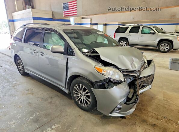 5TDYZ3DC9KS999622 2019 TOYOTA SIENNA Silver Front right