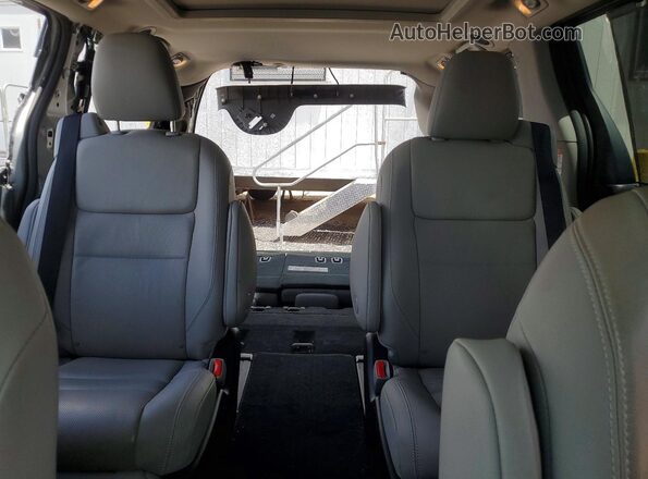 5TDYZ3DC9LS076509 2020 TOYOTA SIENNA Silver უკანა სავარძლების ხედი