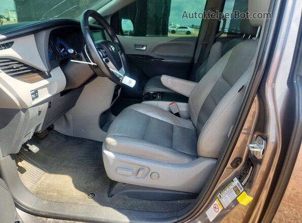 5TDYZ3DCXJS925169 2018 TOYOTA SIENNA Gray Front interior view