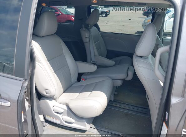 5TDYZ3DCXJS928671 2018 TOYOTA SIENNA Серый Вид наклейки с VIN-кодом