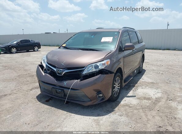 5TDYZ3DCXJS946474 2018 TOYOTA SIENNA Brown წინა მარცხენა ხედი სამი მეოთხედიდან