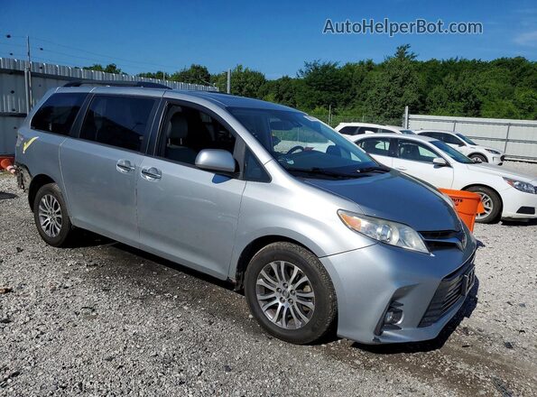 5TDYZ3DCXKS978066 2019 TOYOTA SIENNA Серебряный Передняя правая четверть