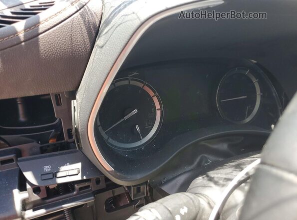 5TDYZRAH0LS004309 2020 TOYOTA HIGHLANDER White Instrument cluster view