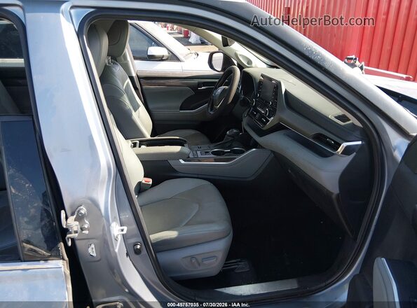 5TDYZRAH2NS126303 2022 TOYOTA HIGHLANDER Синий Вид салона спереди