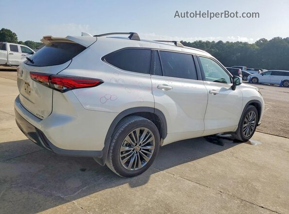 5TDYZRAH6LS016853 2020 TOYOTA HIGHLANDER White Rear right
