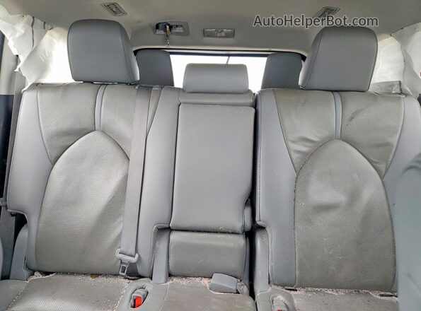 5TDYZRAH9LS023988 2020 TOYOTA HIGHLANDER White Rear seats view
