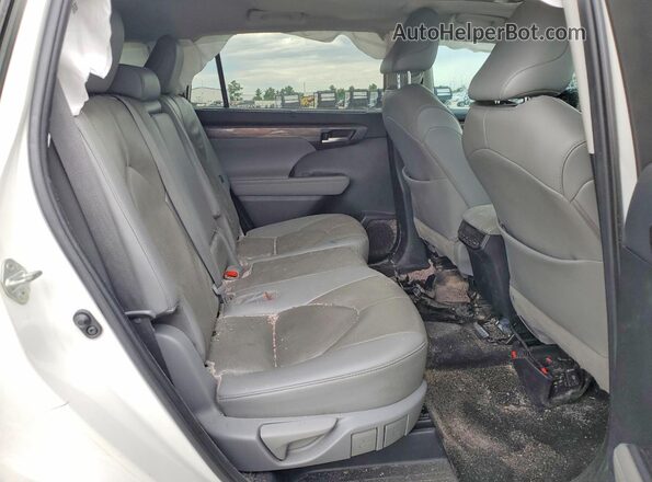 5TDYZRAH9LS023988 2020 TOYOTA HIGHLANDER White Rear interior view