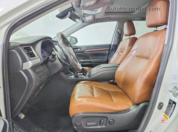 5TDYZRFH2JS266189 2018 TOYOTA HIGHLANDER White Front interior view