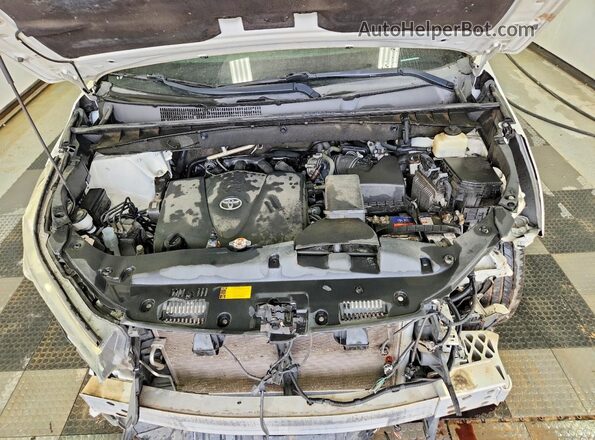 5TDYZRFH2JS266189 2018 TOYOTA HIGHLANDER White Engine compartment view
