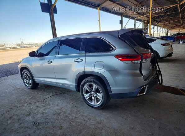5TDYZRFH3JS239342 2018 TOYOTA HIGHLANDER Silver Trasero izquierdo