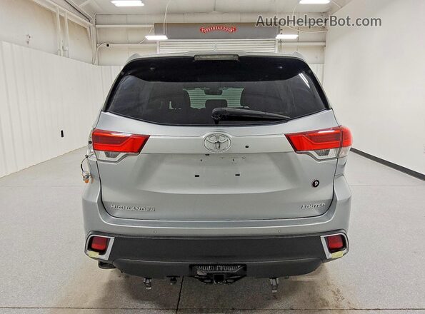 5TDYZRFH3JS246257 2018 TOYOTA HIGHLANDER Gray უკანა ხედი