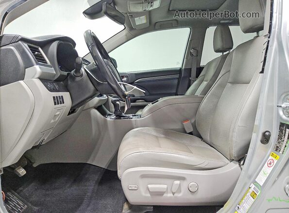 5TDYZRFH3JS246257 2018 TOYOTA HIGHLANDER Gray წინა სალონის ხედი