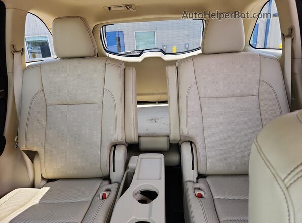 5TDYZRFH3JS253094 2018 TOYOTA HIGHLANDER Brown Rear seats view