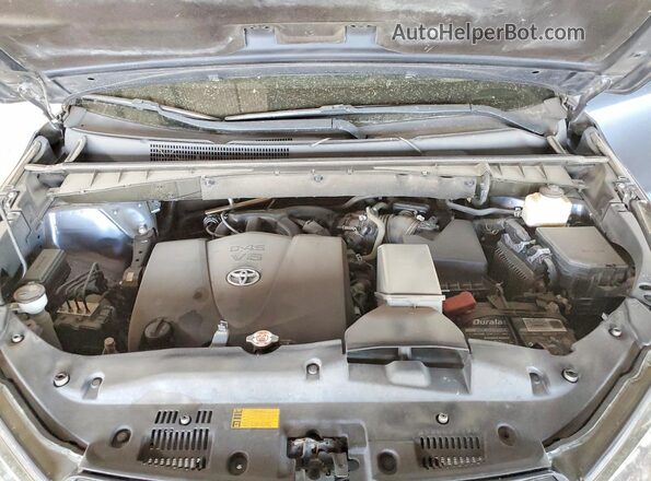 5TDYZRFH3JS275466 2018 TOYOTA HIGHLANDER Blue Widok komory silnika