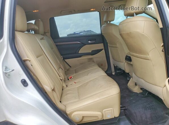 5TDYZRFH4HS206893 2017 TOYOTA HIGHLANDER White Rear interior view
