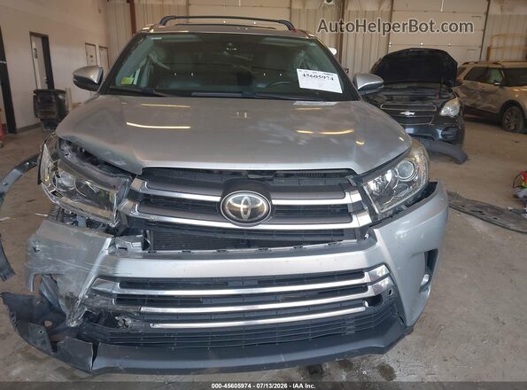 5TDYZRFH9KS290183 2019 TOYOTA HIGHLANDER Silver Widok z przodu