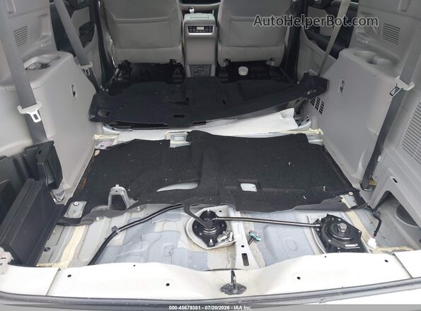 5TDYZRFHXJS265923 2018 TOYOTA HIGHLANDER White Vista frontal
