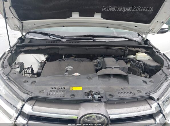5TDYZRFHXJS265923 2018 TOYOTA HIGHLANDER White Vista trasera