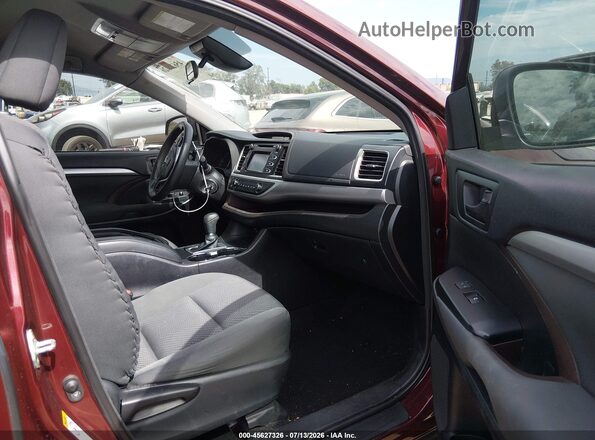 5TDZARFH0JS035349 2018 TOYOTA HIGHLANDER Бордовый Вид салона спереди