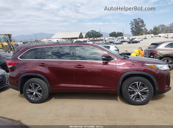 5TDZARFH0JS035349 2018 TOYOTA HIGHLANDER Бордовый Вид задней части салона