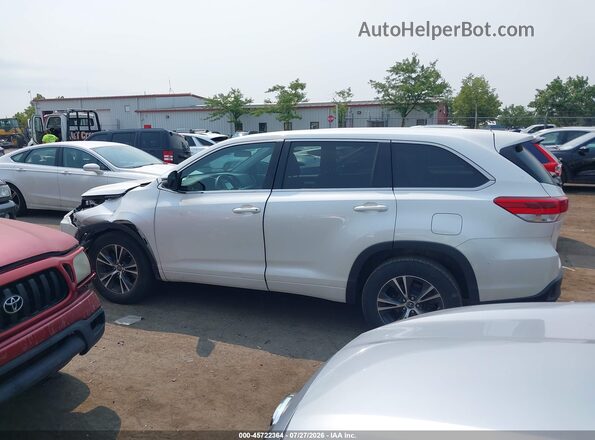 5TDZARFH0JS038512 2018 TOYOTA HIGHLANDER White Widok wnętrza 360 stopni