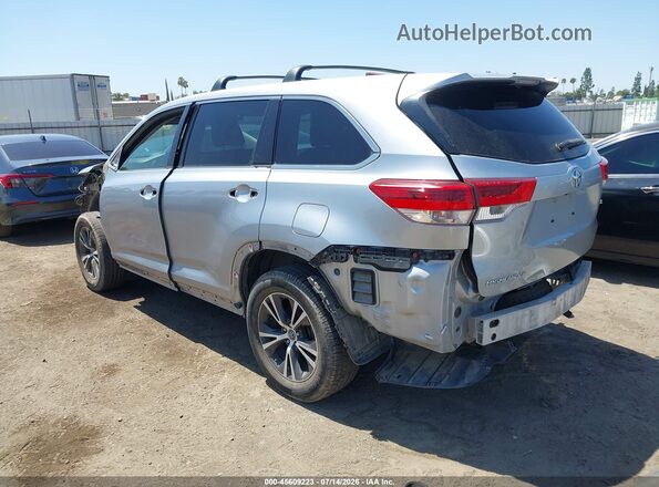 5TDZARFH6JS038272 2018 TOYOTA HIGHLANDER Silver Trasero izquierdo