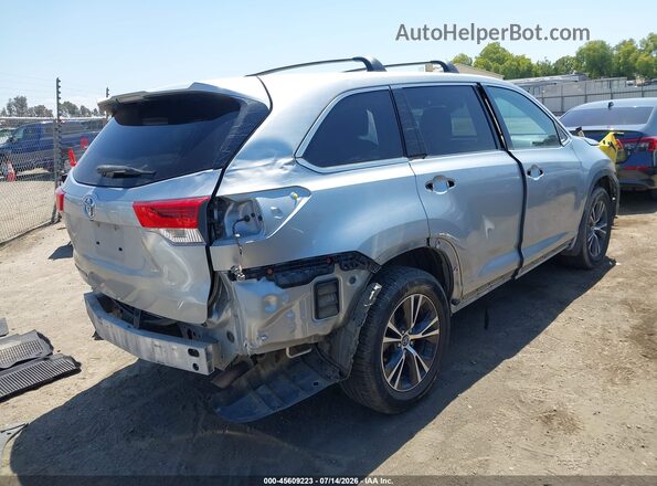 5TDZARFH6JS038272 2018 TOYOTA HIGHLANDER Silver Trasero derecho
