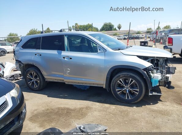 5TDZARFH6JS038272 2018 TOYOTA HIGHLANDER Silver Vista interior de 360 grados