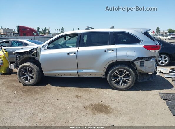 5TDZARFH6JS038272 2018 TOYOTA HIGHLANDER Silver 