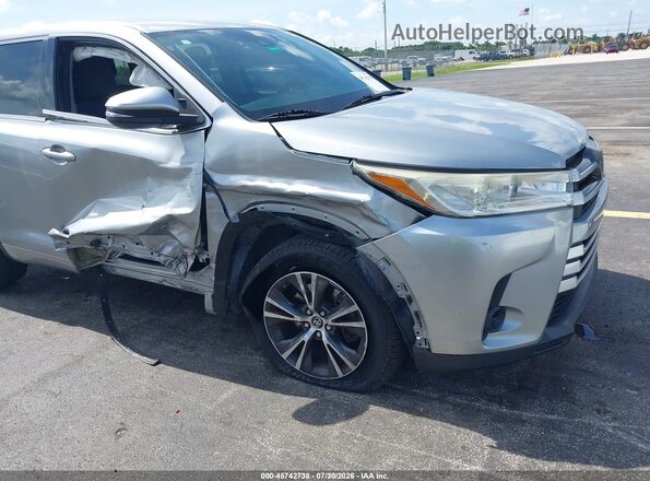 5TDZARFH8HS026537 2017 TOYOTA HIGHLANDER Gray Widok z przodu