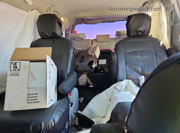 5TDZK3DC1GS704593 2016 TOYOTA SIENNA Gray Widok tylnych siedzeń