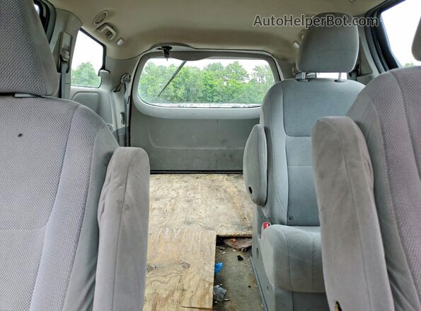 5TDZK3DC1GS708045 2016 TOYOTA SIENNA Silver Widok tylnych siedzeń