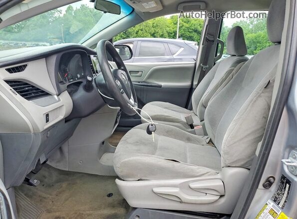 5TDZK3DC1GS708045 2016 TOYOTA SIENNA Silver Widok wnętrza z przodu