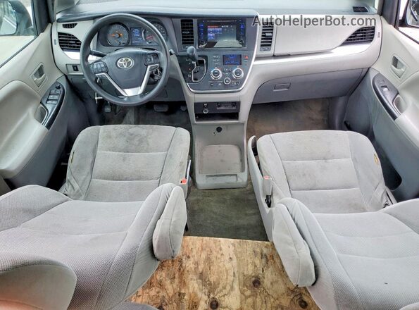 5TDZK3DC1GS708045 2016 TOYOTA SIENNA Silver Widok deski rozdzielczej