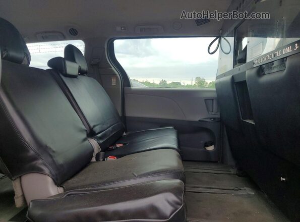5TDZK3DC1GS754152 2016 TOYOTA SIENNA Yellow Widok wnętrza z tyłu