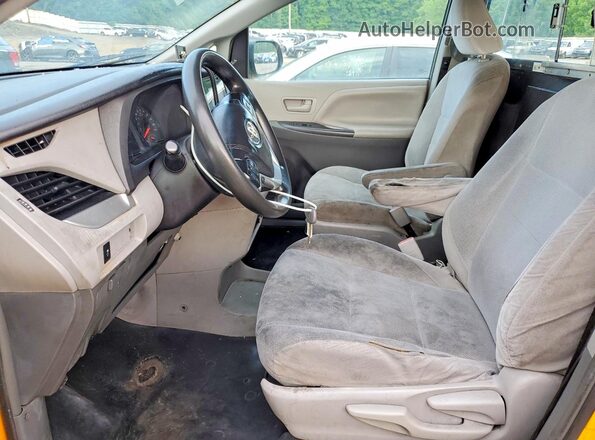 5TDZK3DC2GS718146 2016 TOYOTA SIENNA Yellow Սալոնի դիմացի տեսք