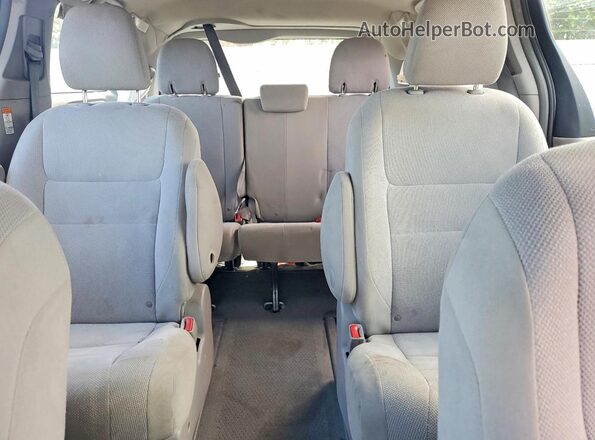 5TDZK3DC3GS698201 2016 TOYOTA SIENNA Silver Հետևի նստատեղերի տեսք