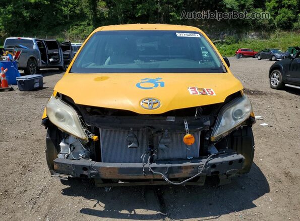 5TDZK3DC6GS700586 2016 TOYOTA SIENNA Yellow Widok z przodu