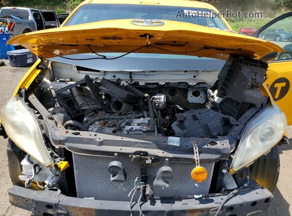5TDZK3DC6GS700586 2016 TOYOTA SIENNA Yellow Widok komory silnika