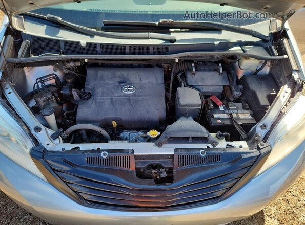 5TDZK3DC7GS714125 2016 TOYOTA SIENNA Silver Շարժիչի բաժամունքի տեսք
