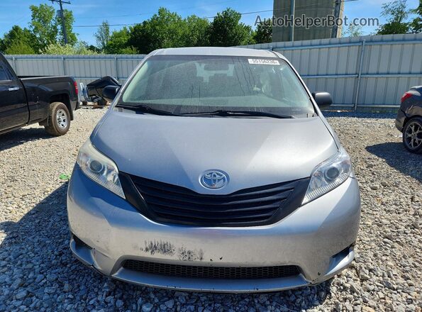 5TDZK3DC8GS707314 2016 TOYOTA SIENNA Silver Widok z przodu