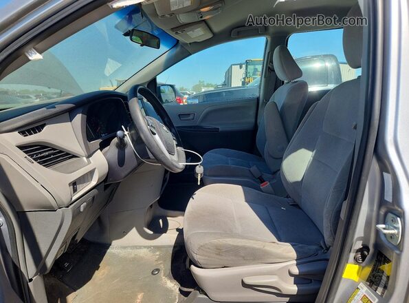 5TDZK3DC8GS707314 2016 TOYOTA SIENNA Silver Widok wnętrza z przodu