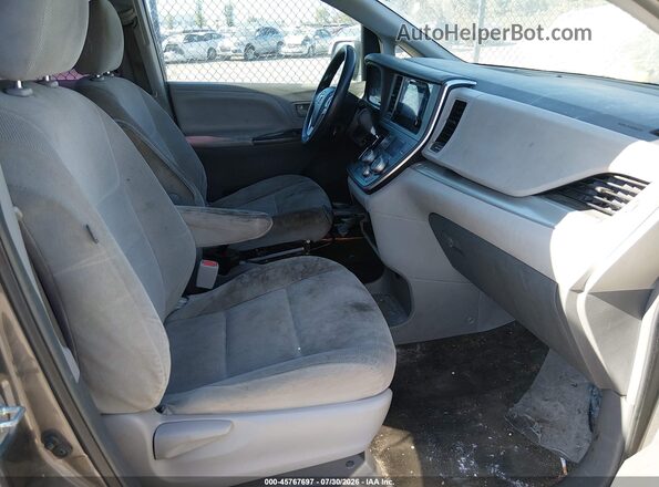 5TDZK3DC9GS692239 2016 TOYOTA SIENNA Серый Вид салона спереди