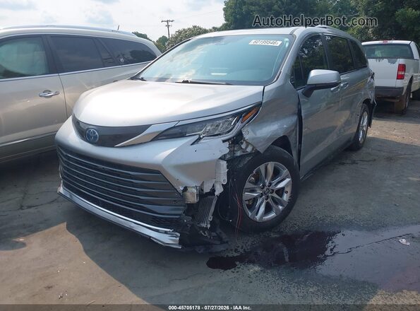 5TDZRKEC1PS176798 2023 TOYOTA SIENNA Silver Vista tres cuartos delantera izquierda
