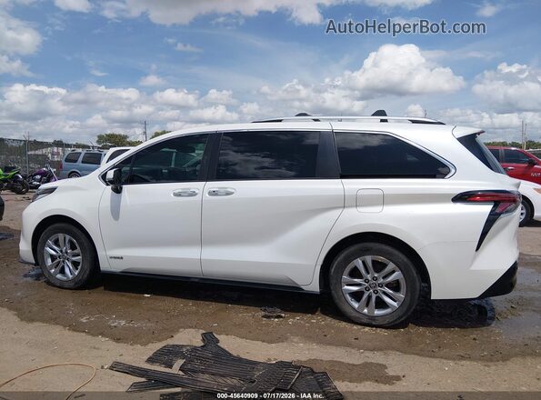 5TDZRKEC4MS016233 2021 TOYOTA SIENNA White 360 interior view